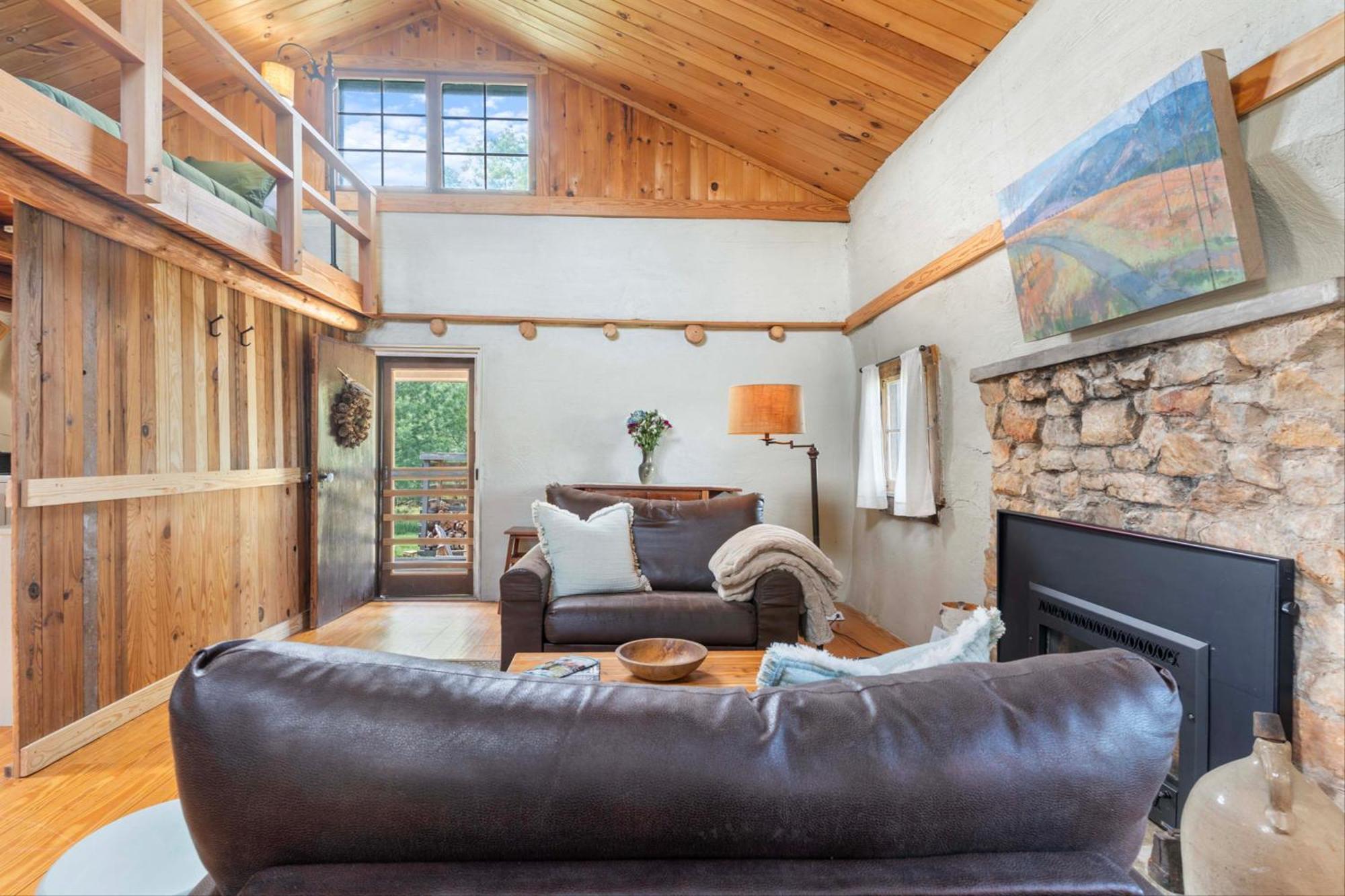 Rustic Baileys Retreat Cabin Near Wineries! Crozet Eksteriør billede